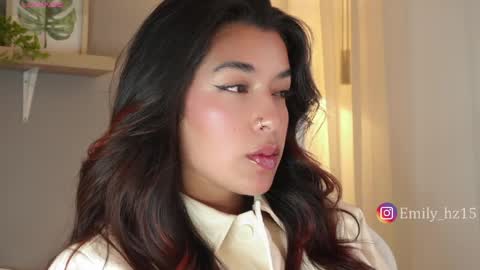 Yuliana online show from May 13, 4:05 pm