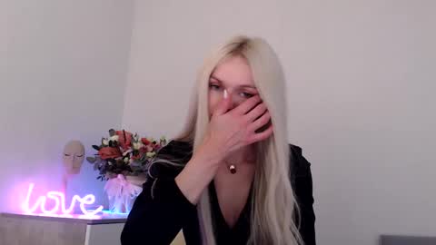 EMMA online show from December 5, 9:33 pm