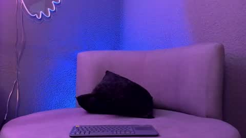 misskathyfox online show from October 28, 7:59 pm