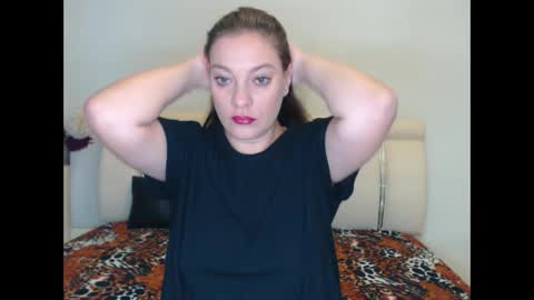 Khloe online show from December 14, 7:25 am