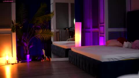 misskiarra online show from April 18, 7:07 pm