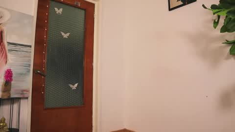 Lullu online show from April 21, 1:18 pm