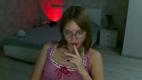 Snapshot of missmariat chatting on October 21, 6:55 pm OneGoddess online show from October 21, 6:55 pm