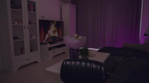 LUXXANDRA online show from March 18, 7:25 am