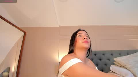 Mia  online show from April 18, 1:46 pm