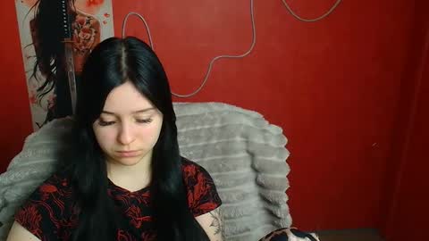 Mia online show from March 12, 1:04 pm