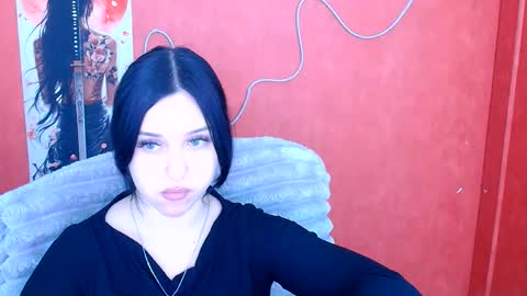 Mia online show from March 6, 12:48 pm