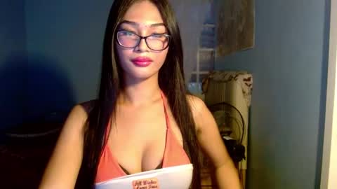 missminervaa online show from August 3, 2:34 pm