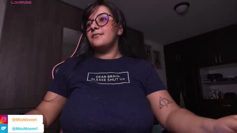 Snapshot of missmoonn chatting on September 25, 1:34 am MissMoon online show from September 25, 1:34 am