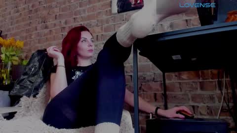 Miss Venus online show from March 24, 12:00 pm