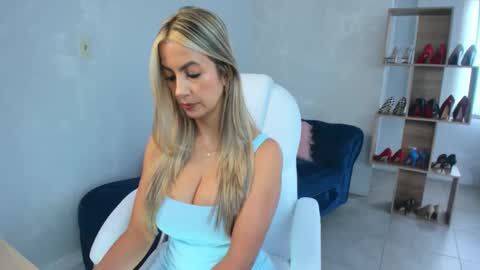 Miss Rhodes online show from November 24, 7:01 pm