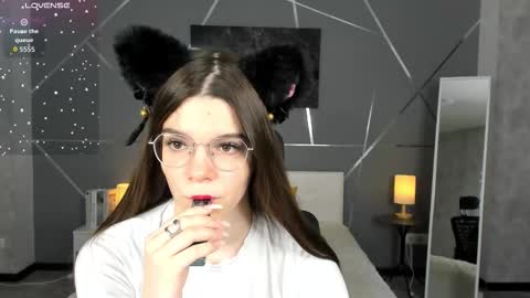 misss_evelyne online show from January 6, 1:20 am