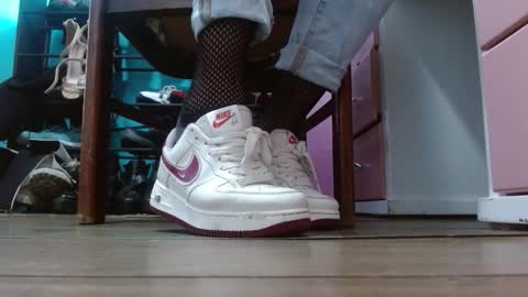 TELL ME MISS online show from March 12, 6:11 pm