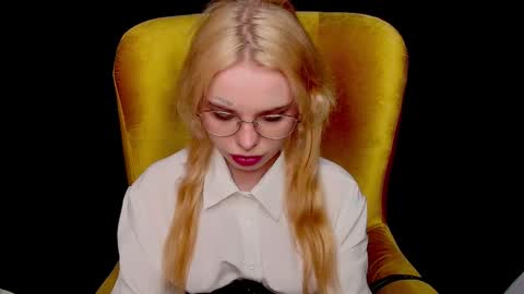 Misss Lola Angel online show from October 5, 2:46 pm