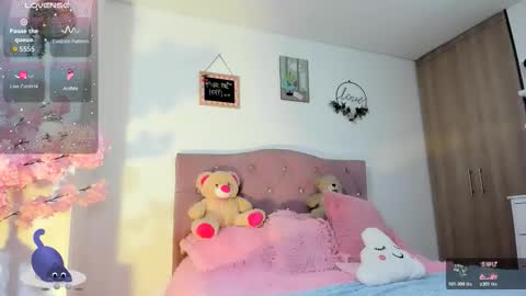 ... Independent model online show from February 26, 1:31 am