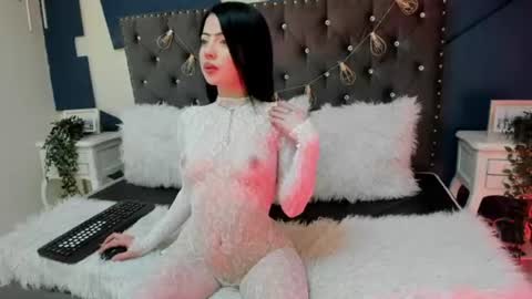 missvalka online show from July 20, 3:53 am