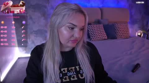 Snapshot of missyymartinezz chatting on March 1, 8:34 am Amely online show from March 1, 8:34 am