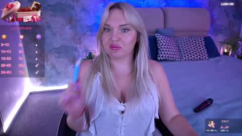 Snapshot of missyymartinezz chatting on March 6, 11:36 am Amely online show from March 6, 11:36 am