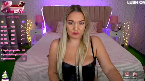 Snapshot of missyymartinezz chatting on January 23, 11:04 am Amely online show from January 23, 11:04 am