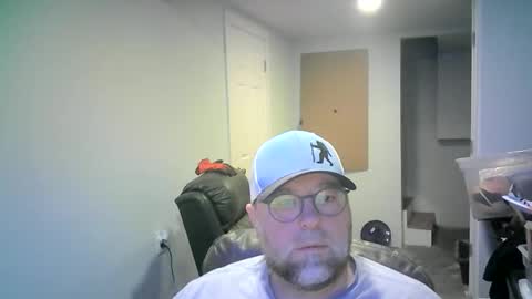 Mr. Happy online show from February 17, 6:34 am