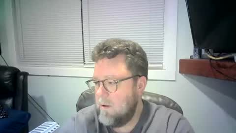 Mr. Happy online show from February 4, 1:34 am