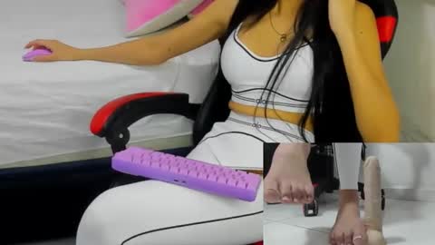 Snapshot of mistress_findom chatting on September 10, 12:22 am mistress_findom online show from September 10, 12:22 am