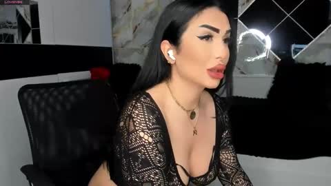 Snapshot of mistress_meryem chatting on February 27, 1:19 am mistress_meryem online show from February 27, 1:19 am