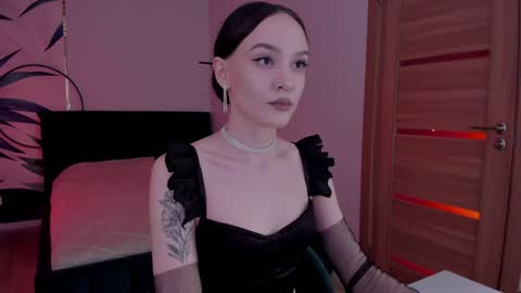 Snapshot of mistress_mialibra chatting on December 25, 6:09 am Mistress Mia online show from December 25, 6:09 am