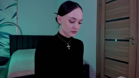Snapshot of mistress_mialibra chatting on October 5, 10:50 pm Mistress Mia online show from October 5, 10:50 pm