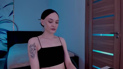 Snapshot of mistress_mialibra chatting on September 12, 8:22 pm Mistress Mia online show from September 12, 8:22 pm