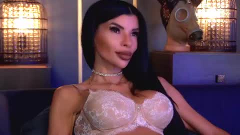 Elenia online show from July 2, 10:31 am