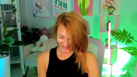 Snapshot of mistybarnes chatting on October 12, 3:26 pm MistyBarnes NONUDE MODEL online show from October 12, 3:26 pm