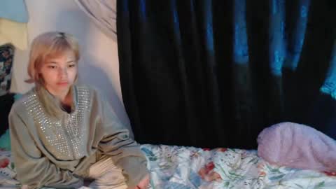 Naomi and Nekorii online show from May 28, 9:18 am