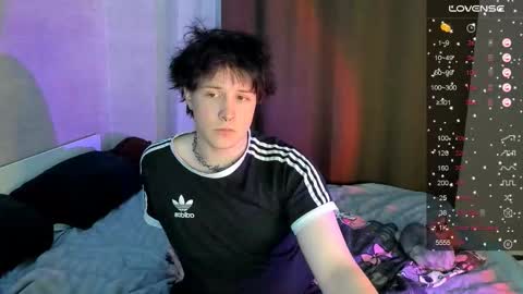 MeowMiku online show from December 13, 8:04 pm