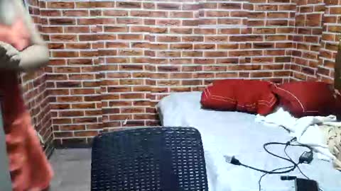 Cutiepie online show from March 17, 1:05 pm