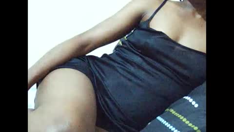 Snapshot of mlle_kali chatting on September 19, 6:44 pm Mlle Kali online show from September 19, 6:44 pm