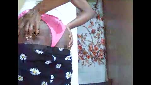 Snapshot of mlle_kali chatting on October 28, 3:57 pm Mlle Kali online show from October 28, 3:57 pm