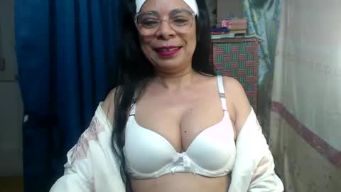 kelly online show from November 19, 4:12 am