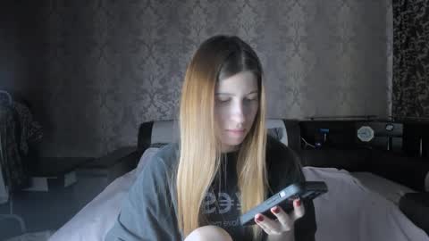 Snapshot of mmm_banana chatting on October 18, 11:14 am Lili online show from October 18, 11:14 am