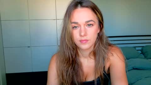 mmminnie online show from November 6, 1:25 pm