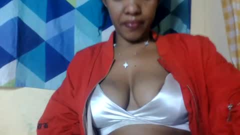 mmyriame online show from July 27, 11:24 pm