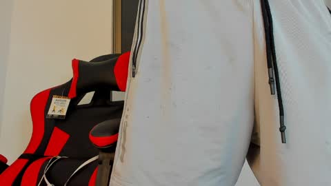 mnell28 online show from April 8, 9:12 am