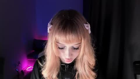 mnepohhh online show from April 15, 12:14 am