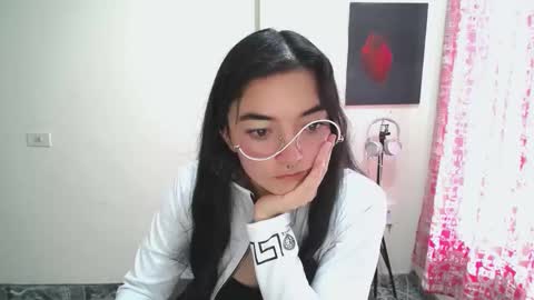 Sam online show from May 11, 8:17 pm