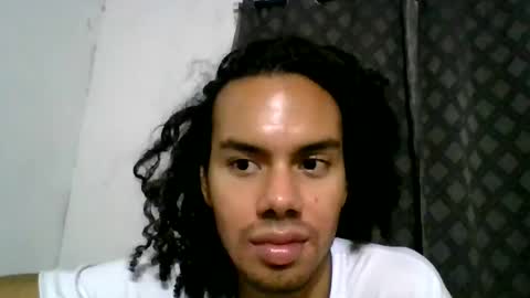 moisesbermudez__ online show from November 20, 1:37 am