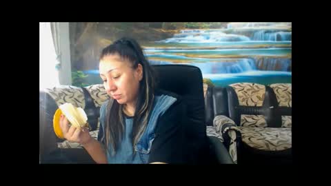 moistmady online show from October 17, 6:17 am