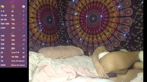 molli3mil3s online show from December 19, 11:03 pm