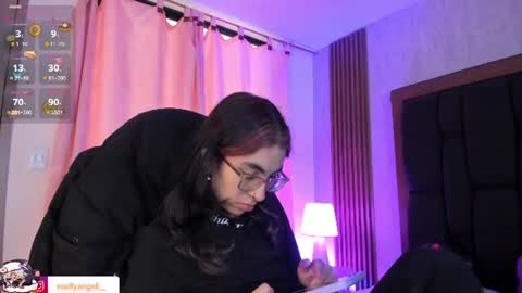 Molly online show from June 21, 4:46 pm