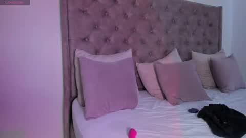 Molly  online show from May 6, 5:52 pm