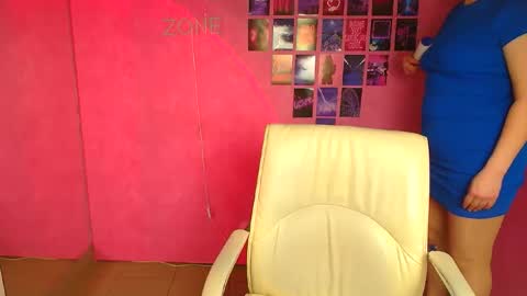 Molly online show from April 9, 11:38 am